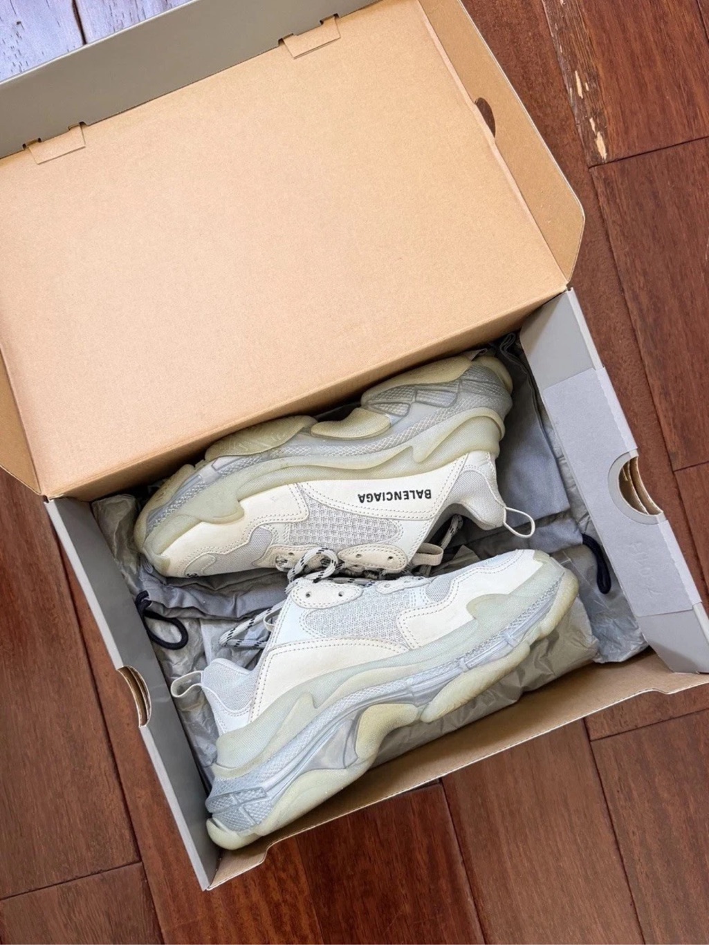 Balenciaga Triple S Clear Sole Women's Sneakers Pearl Grey Sz 38 Us 8
